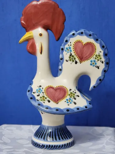 Grande peça  em porcelana pintada a mão 