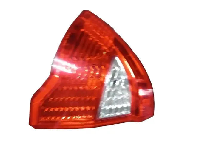 lanterna direita ford fusion g1 original pequeno detalhe