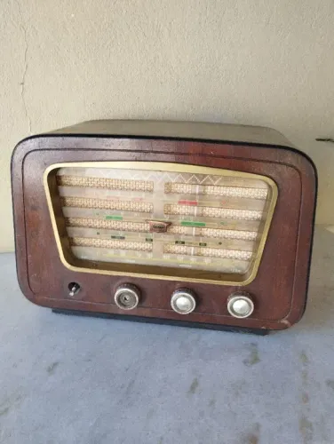 Rádio Semp antigo 