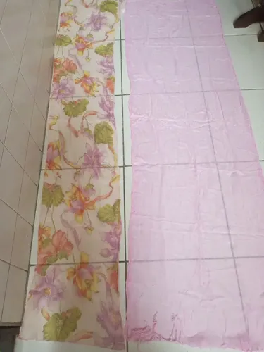 Vendo 4 lenços (echarpes)