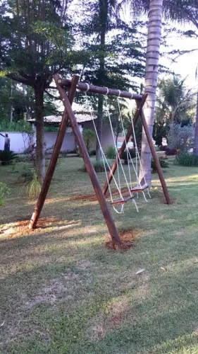 Balanços de madeira
