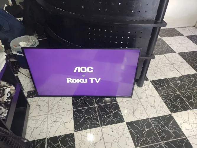 Vendo Smartv Aoc 43 polegadas Roku top de linha R$ 950,00