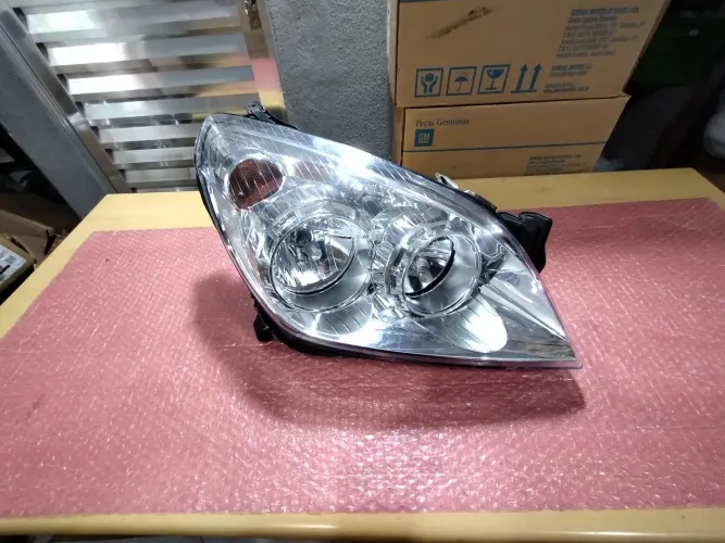 Farol direito foco duplo controle elétrico Vectra 2010 2012 importado novo detalhe CD 336