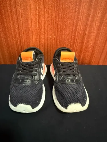 Tênis Adidas Infantil Preto e Laranja