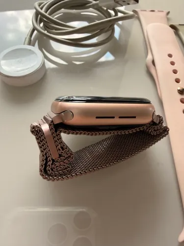Apple Watch série 4 40mm Rose Gold 