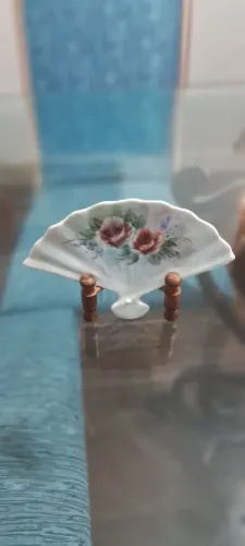 Jarro e Leque de Porcelana 