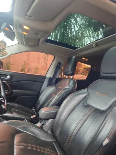 Fiat Toro Volcano 2.0 Exclusiva "Teto Solar" + 7 Airbags