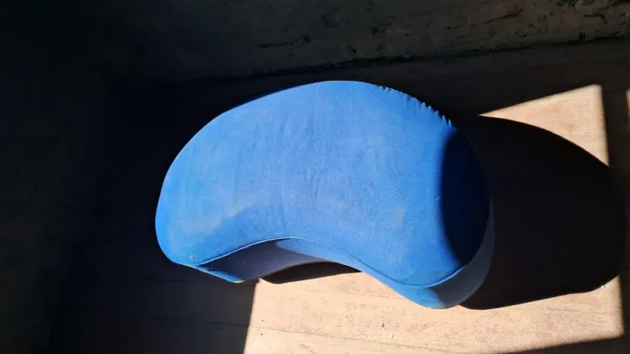 Puff formato Feijão.