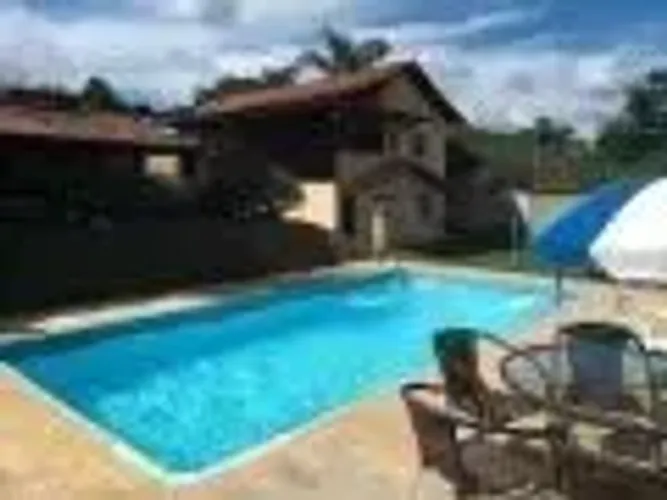 Excelente casa no Condomínio Vale do Ouro