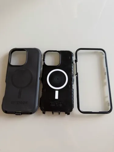 Capa iPhone 16 pro max otherbox defender 