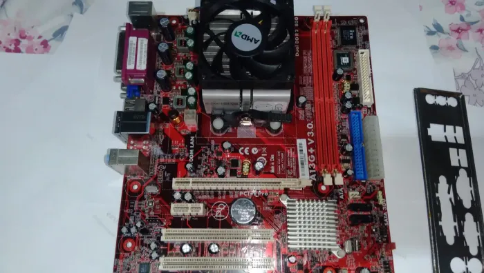 Placa Mãe A13G+ PcChips Processador Semprom Cooler