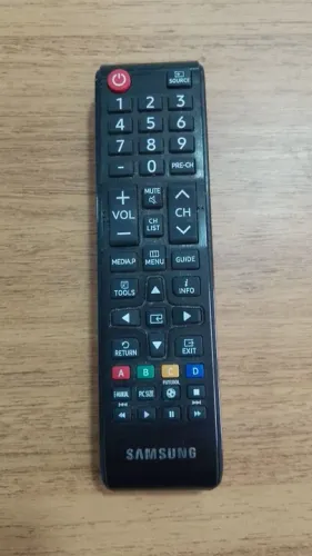 Vendo esse controle de tv 32 Samsung semi novo 