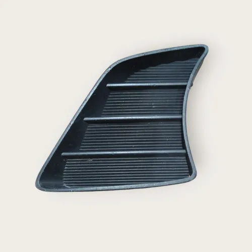 moldura da milha Hilux 12/15 Direita