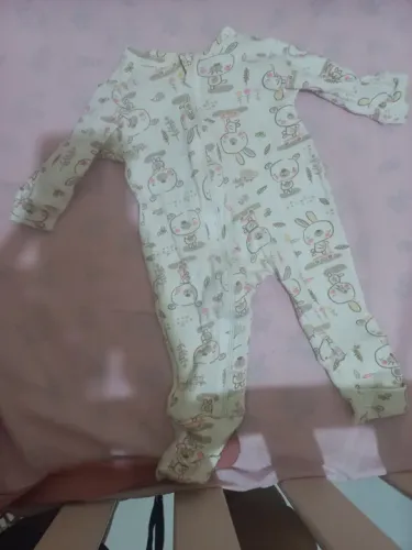 Macacão bebê menina - estampa Coelho tam p