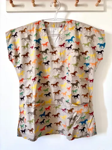 Blusa de Pijama Cirúrgico Scrub Veterinário Cavalos