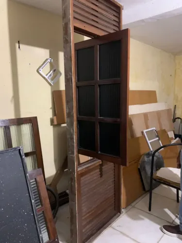 Janela capelinha de IPÊ 2,20 x 0,70