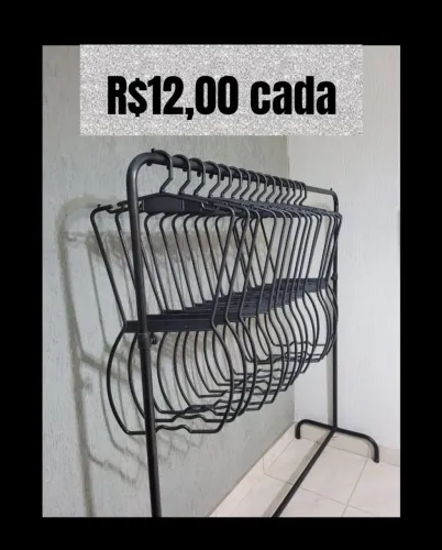 Cabide silhueta preto adulto 