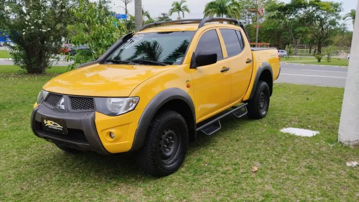 Mitsubishi L200 Triton Savana 3.2 CD TBI Dies. Mec. 2017