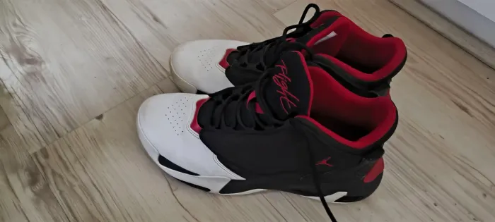 Tênis Jordan Max aura 4 novinho!!! Usado apenas 4 vezes. 