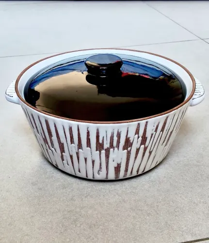 Antiga Panela de Cerâmica texturizada