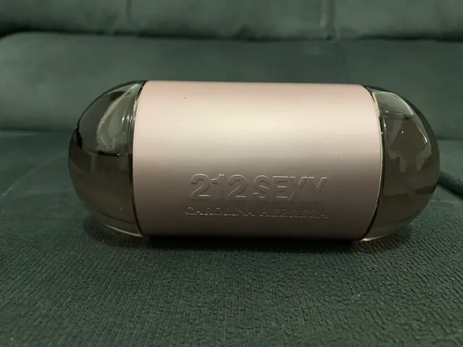 212 SEXY" and "CAROLINA HERRERA 100 ml