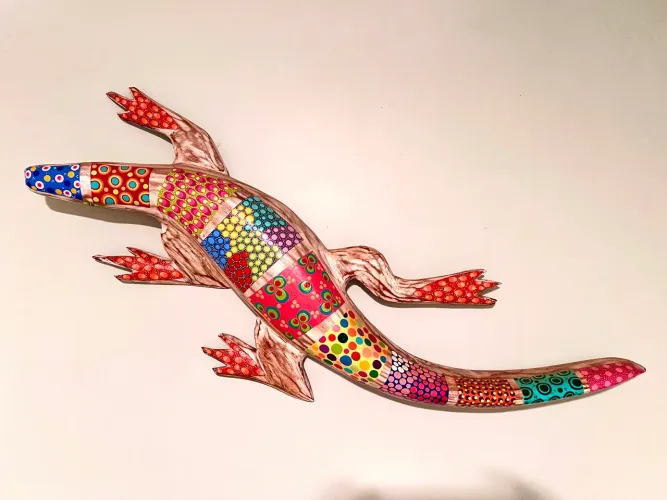 Lagarto pintado a mão