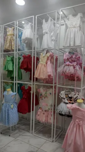 Expositor de ferro para roupas