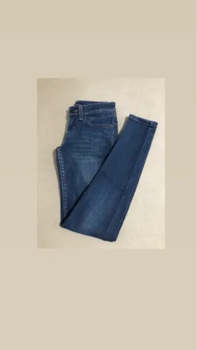 Calça feminina 34 da Levis