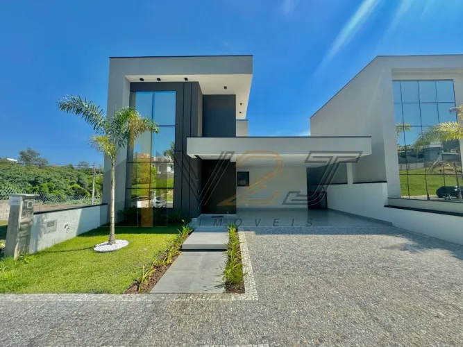 Linda casa térrea à venda no Condomínio Residencial Mont'Alcino em Valinhos - SP.