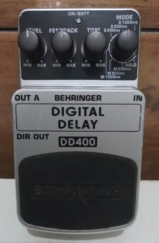 Pedal Delay DD400 Behringer 