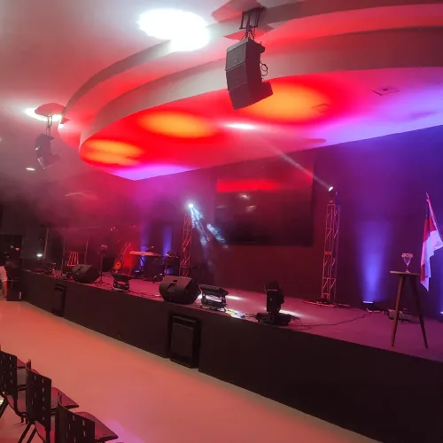 Alugo iluminação para seu evento igreja