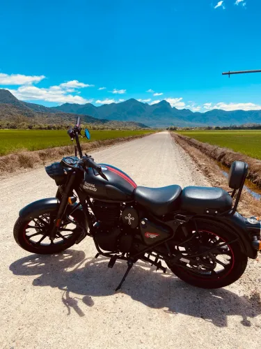 Royal Enfield Classic 350 - Stealth Black - 2024 - 4.500 km