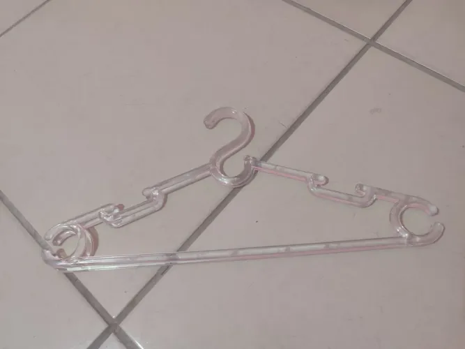 Cabides transparente