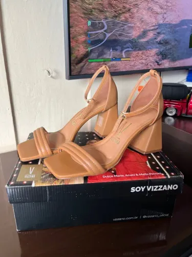 Sandália Salto Grosso Vizzano 37
