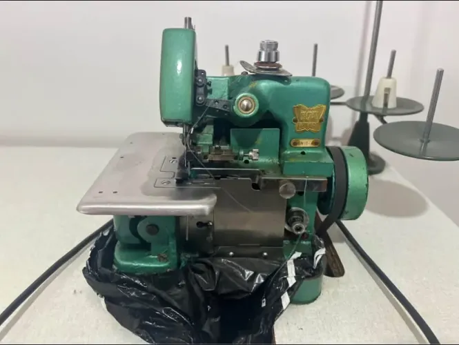 Máquina de costura Overlock Butterfly GN-11