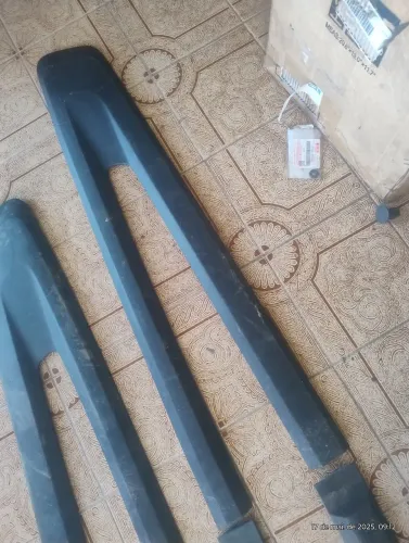 Moldura da Porta Kwid 2022/25