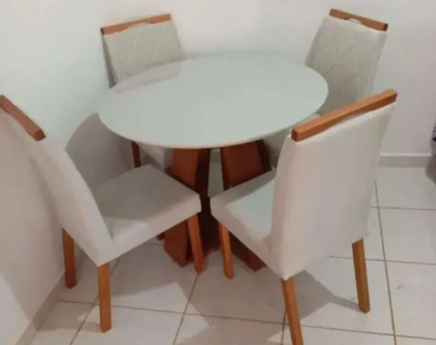 Mesa de Jantar 4 Cadeiras redonda Cadeiras em madeira maciça 