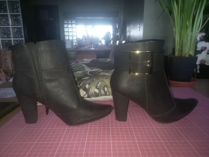 Excelente Bota em couro - Qualidade e conforto para seus pés 