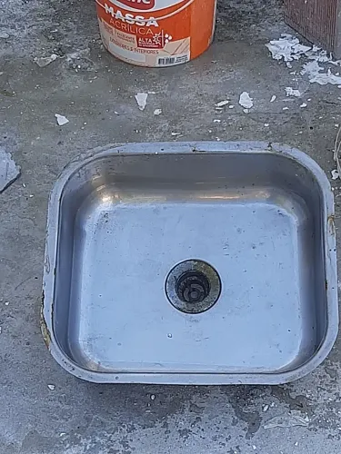 Vendo Cuba de Alumínio para cozinha . Metragem 0,44 X 0,39 