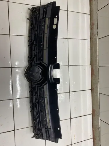 Grade Dianteira Volkswagen Golf 2008 a 2013    etq5878