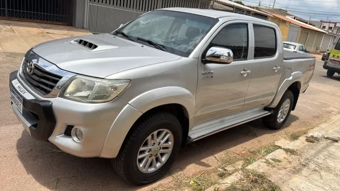 Toyota Hilux CD SRV D4-d 4X4 3.0 TDI Diesel AUT 2012