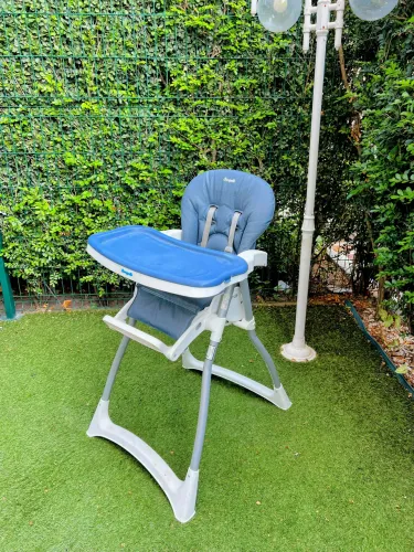 Cadeira de Alimentação Burigotto em Ótimo Estado