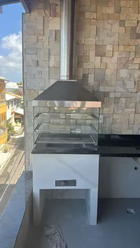 Churrasqueira com vidraça