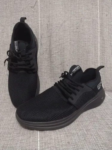 Tênis Skechers Go Run n.44 em excelente estado de conservação 