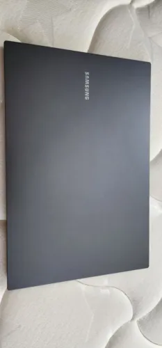 VENDO NOTEBOOK SAMSUNG BOOK NP550XDA - CORE i3 | SSD 256GB | 4GB RAM