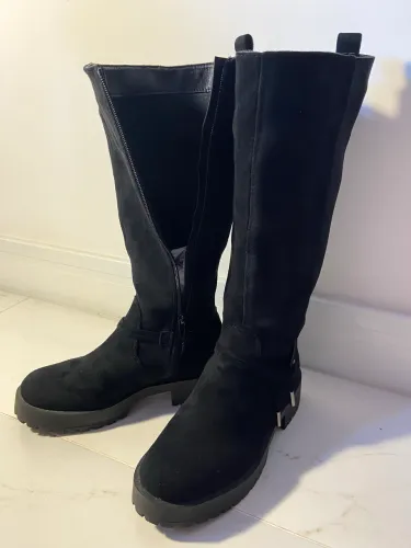 Bota Cano Alto de Camurça SUA CIA