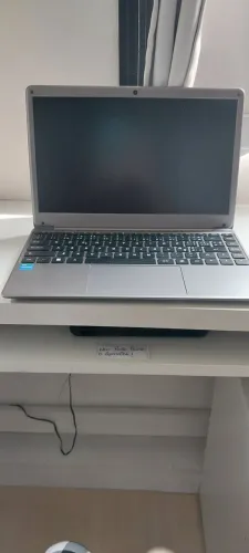 Notebook Accer Intel Celeron 128GB RAM, Windows 11, novo sem uso, com teclado em espanhol.