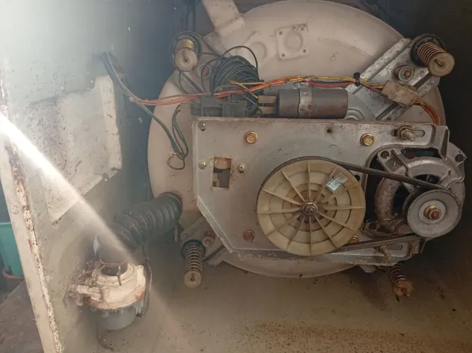 Vende se motor de máquina de lavar.