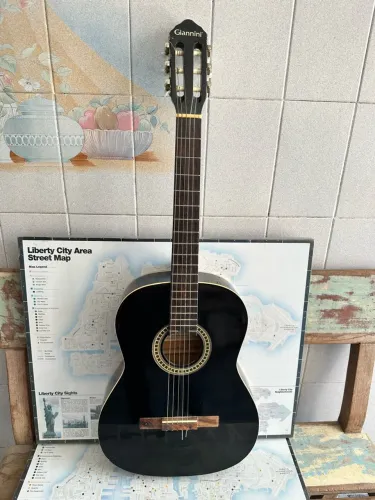 Violão Giannini semi novo