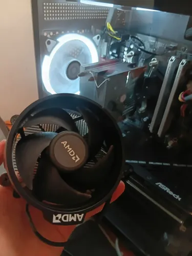 Ryzen 3 2200g usado e em perfeito funcionamento